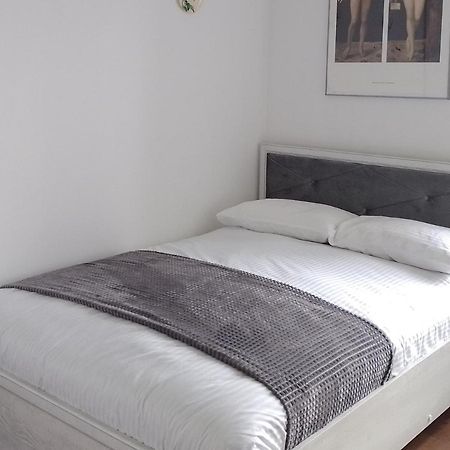 Premium Class Apartment, Free Parking, Maximum 5 Guests, 2 Bedrooms, 3 Beds 里加 外观 照片