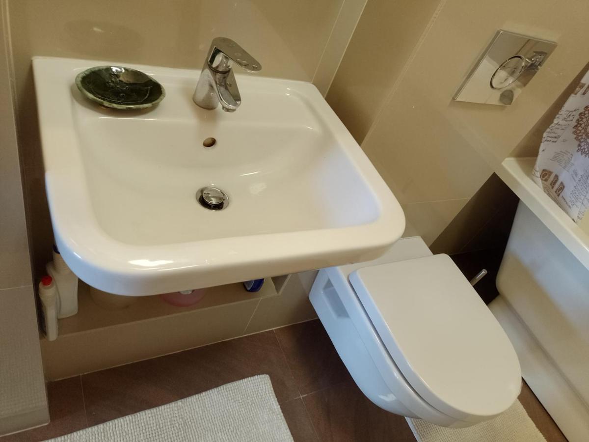 Premium Class Apartment, Free Parking, Maximum 5 Guests, 2 Bedrooms, 3 Beds 里加 外观 照片